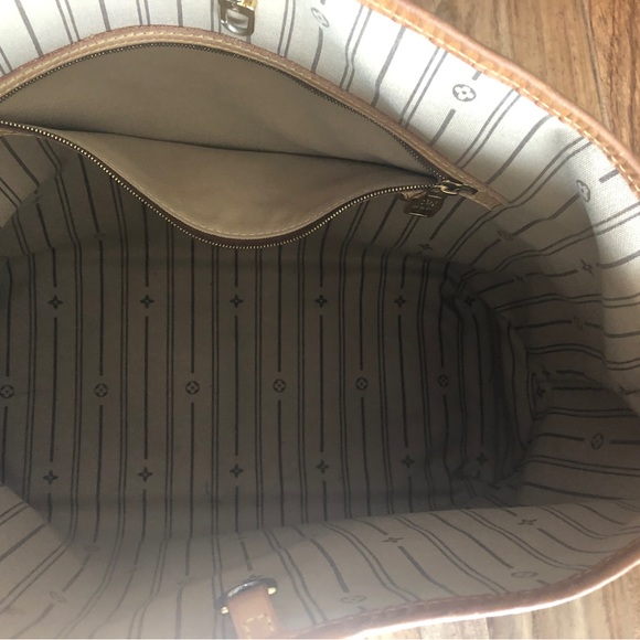 Authentic Louis Vuitton Delightful MM handbag - Picture 14 of 15